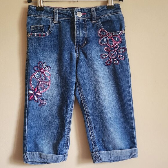 Circo Girl's Capri Length Denim Jeans Adjustable Waist Embroidery Trim Size 6 - Picture 1 of 10